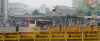 东街口天桥惊现“LV”字样