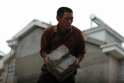 镜头里的农民工，汗水下的真善美