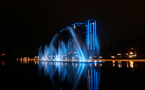 西湖的喷泉夜景