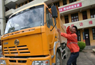 养路工遭渣土车碾压致死
